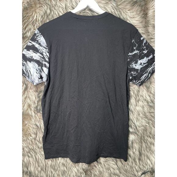 Smart Guess NWT Black Tee Shirt with Lion Graphic Men's Size L - Picture 3 of 3